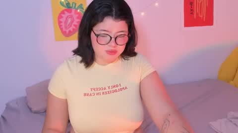 Snapshot of marcy_grey chatting on October 1, 11:38 am danna online show from October 1, 11:38 am