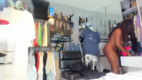 Mareia online show from October 17, 7:05 pm