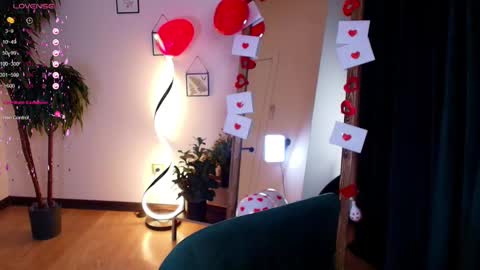 Snapshot of margeritirell chatting on February 13, 7:35 am Margo online show from February 13, 7:35 am