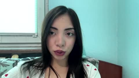 Mia online show from April 22, 8:50 am