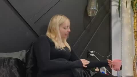 margot_robbie7 online show from January 29, 1:27 am