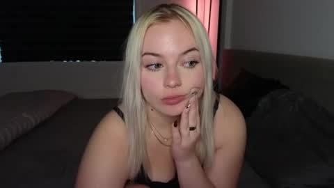 margot_robbie7 online show from October 26, 10:04 pm