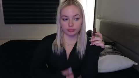 margot_robbie7 online show from November 3, 11:15 pm