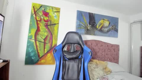 Snapshot of margoth_montilla chatting on December 13, 7:53 pm margoth_montilla online show from December 13, 7:53 pm