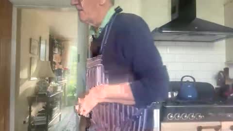 Snapshot of marhea260751 chatting on December 22, 12:02 pm marhea online show from December 22, 12:02 pm