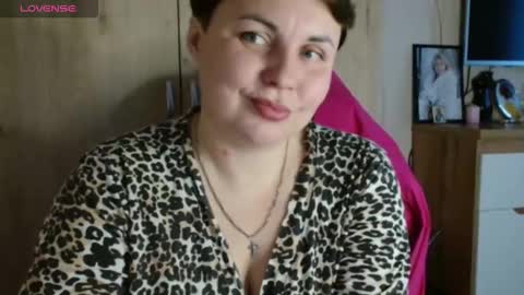 Mari online show from October 9, 1:42 pm