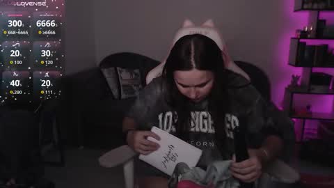 mari moore online show from October 16, 9:21 am