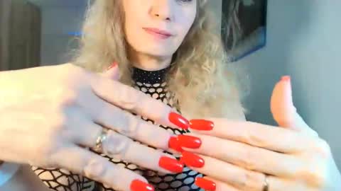 maria_anna_mmm online show from April 25, 7:55 pm