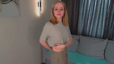 Snapshot of maria_carroll chatting on May 22, 2:33 pm Delia online show from May 22, 2:33 pm