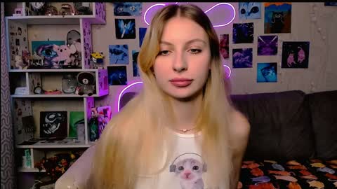 Snapshot of maria_hunt chatting on December 3, 3:20 am Maria online show from December 3, 3:20 am