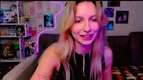 Snapshot of maria_hunt chatting on December 6, 6:37 am Maria online show from December 6, 6:37 am