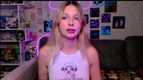 Snapshot of maria_hunt chatting on December 7, 3:14 am Maria online show from December 7, 3:14 am