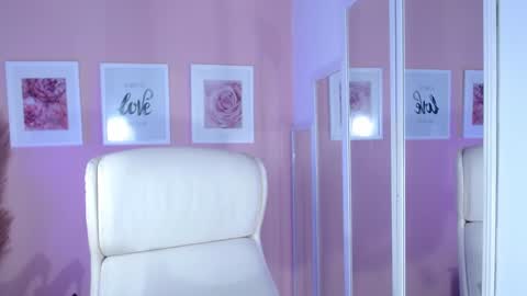 Snapshot of maria_jones chatting on December 28, 2:21 pm  Instagram soymj01 online show from December 28, 2:21 pm