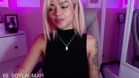 Snapshot of maria_jones chatting on November 26, 8:32 pm Instagram soymj01 online show from November 26, 8:32 pm