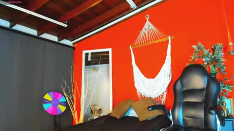 maria_turner1 online show from May 8, 9:58 am