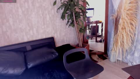 Snapshot of mariaa_9 chatting on December 7, 8:00 am MARIA online show from December 7, 8:00 am