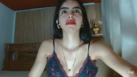 Snapshot of mariaa_antonia1 chatting on May 14, 8:04 pm mariaa_antonia1 online show from May 14, 8:04 pm