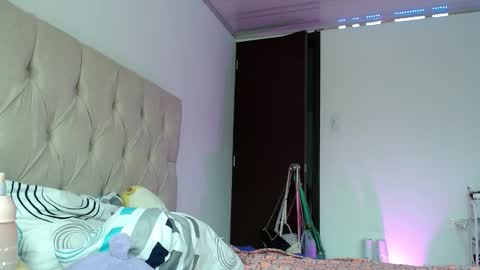 Vicky online show from October 9, 8:40 pm