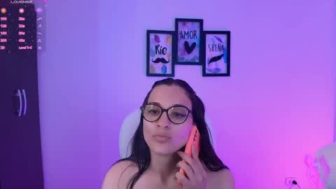 Snapshot of mariaan_m chatting on February 28, 1:26 am Leidy online show from February 28, 1:26 am
