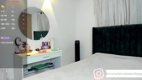 mariadanielasanchez online show from October 21, 1:39 am