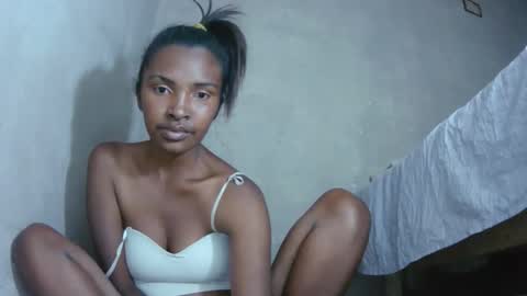 Snapshot of mariah586 chatting on October 24, 5:31 pm Maria online show from October 24, 5:31 pm