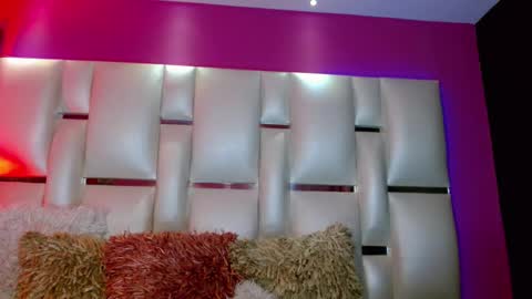 Snapshot of mariahmendezz chatting on September 10, 2:44 am online show from September 10, 2:44 am