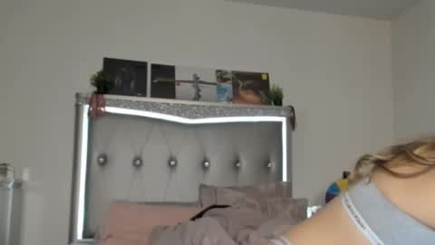 Snapshot of mariahpinkkitty chatting on January 3, 3:27 am Pinkkitty online show from January 3, 3:27 am