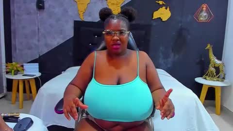 Snapshot of mariam__rossi chatting on October 16, 12:39 pm MARIAM online show from October 16, 12:39 pm
