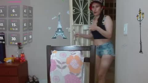 Snapshot of mariam_wish1 chatting on May 11, 6:27 pm mariam_wish1 online show from May 11, 6:27 pm