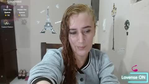 Snapshot of mariam_wish1 chatting on June 9, 7:14 pm mariam_wish1 online show from June 9, 7:14 pm