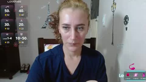 Snapshot of mariam_wish1 chatting on June 11, 6:17 pm mariam_wish1 online show from June 11, 6:17 pm