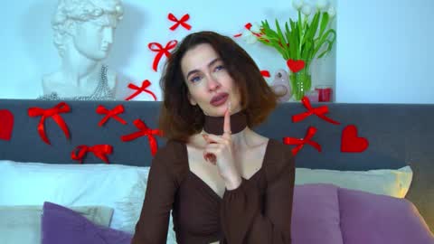 MariaMenson online show from March 7, 8:00 pm