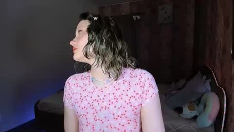 Snapshot of mariamilkis chatting on June 22, 1:29 am Maria online show from June 22, 1:29 am