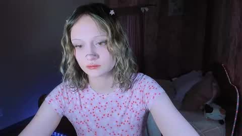 Snapshot of mariamilkis chatting on August 5, 2:58 am Maria online show from August 5, 2:58 am