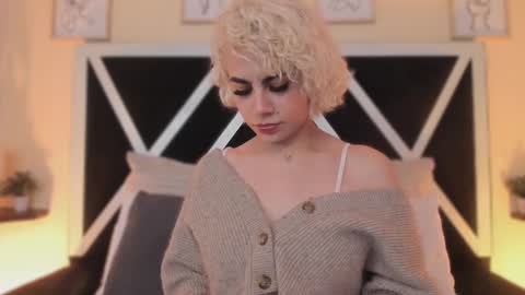 Snapshot of marian_pinzon chatting on December 5, 2:42 am Marian online show from December 5, 2:42 am