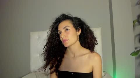 Snapshot of marian_skinny chatting on January 16, 2:41 am Marian online show from January 16, 2:41 am