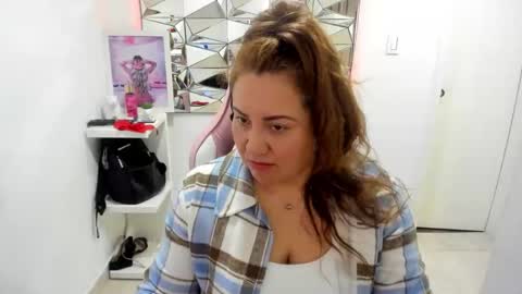 Snapshot of mariana01_m chatting on May 23, 11:25 am mariana01_m online show from May 23, 11:25 am