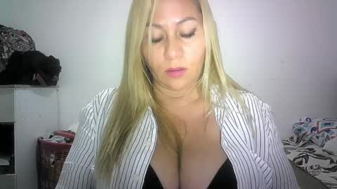 Snapshot of mariana995649 chatting on May 7, 3:06 pm mariana995649 online show from May 7, 3:06 pm