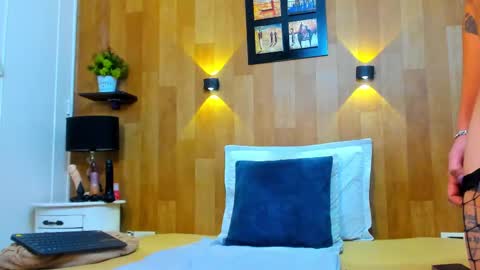 Mariana Angel online show from February 19, 7:05 pm