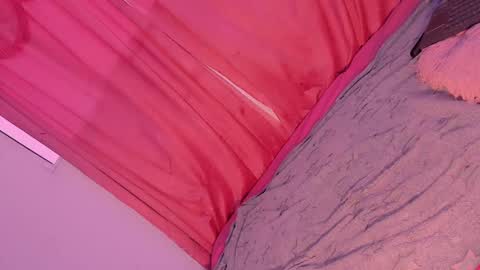 Snapshot of mariana_ofc chatting on November 18, 11:47 am Mariana online show from November 18, 11:47 am