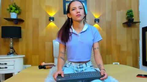 Mariana Angel online show from February 9, 2:29 pm