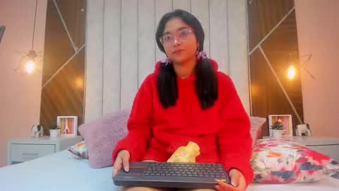 Mariana  online show from November 10, 2:05 pm