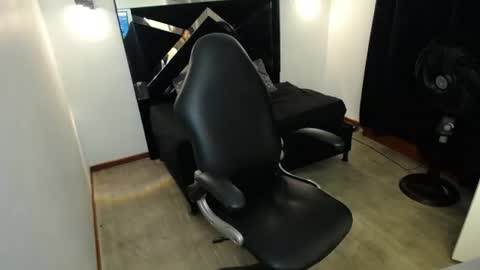 Snapshot of marianarojas_ chatting on June 12, 4:22 am Mariana online show from June 12, 4:22 am