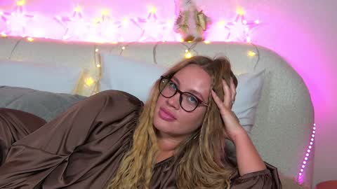 Maria online show from December 25, 12:37 pm