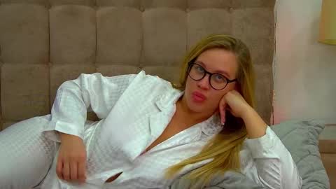 Maria online show from March 6, 1:14 pm