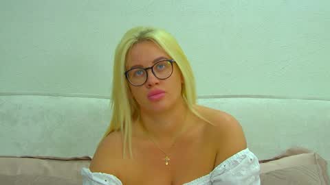 Maria online show from May 2, 6:24 pm