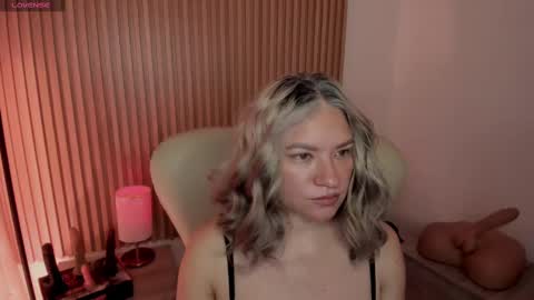 Marian Love  online show from February 25, 10:47 am