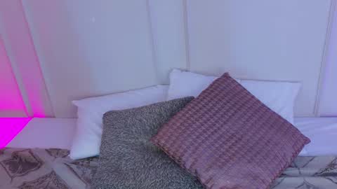 Snapshot of mariapettit chatting on September 30, 12:21 pm Maria Pettit online show from September 30, 12:21 pm