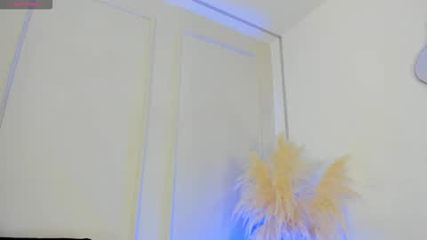 Snapshot of mariapettit chatting on November 25, 11:32 am Maria Pettit online show from November 25, 11:32 am