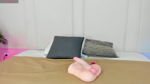 Snapshot of mariapettit chatting on November 26, 11:44 am Maria Pettit online show from November 26, 11:44 am